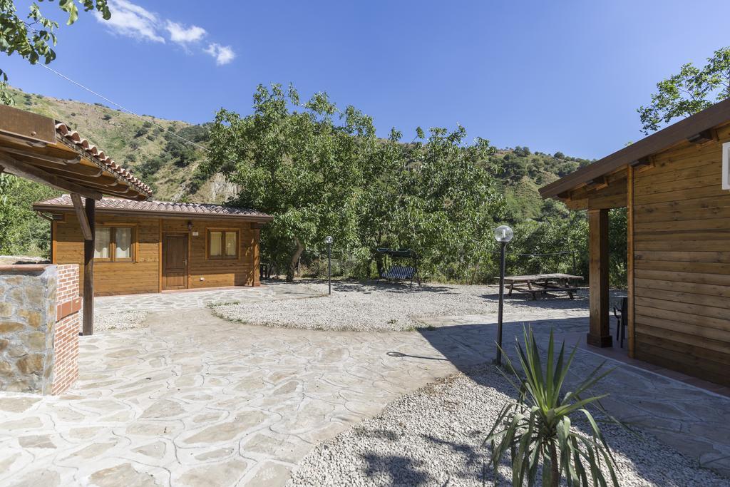 Profetina Village Мотта-Камастра Экстерьер фото